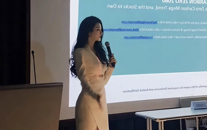 Nu giang vien dep nhu nu chinh phim truyen hinh khien ai cung me dam-Hinh-4