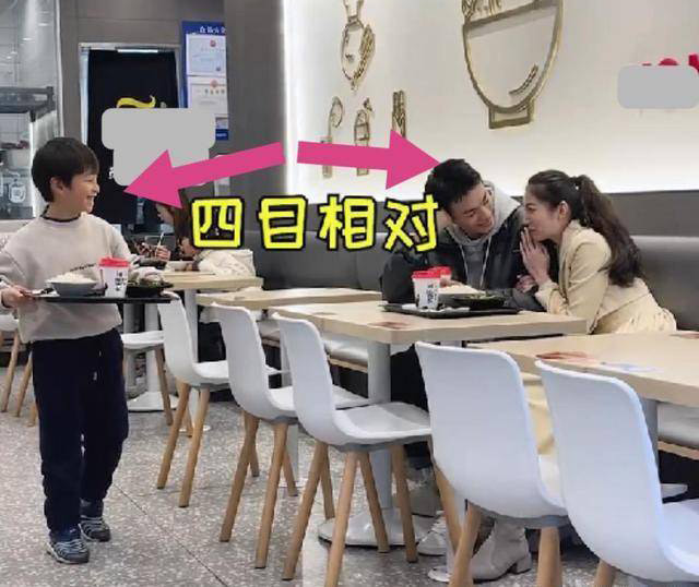 Co giao dang hen ho, bi hoc sinh bat gap... nu cuoi tat ngom-Hinh-2