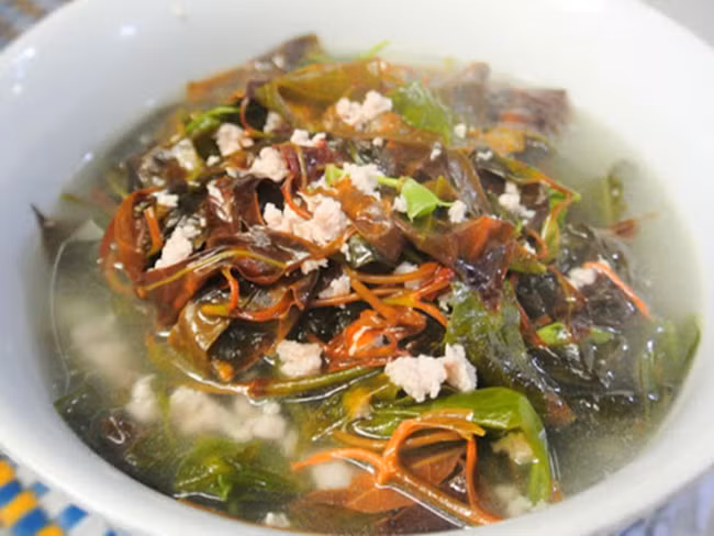 Ở Việt Nam, rau nhíp phân bố ở một số tỉnh thuộc miền Trung, Tây Nguyên và miền Đông Nam Bộ