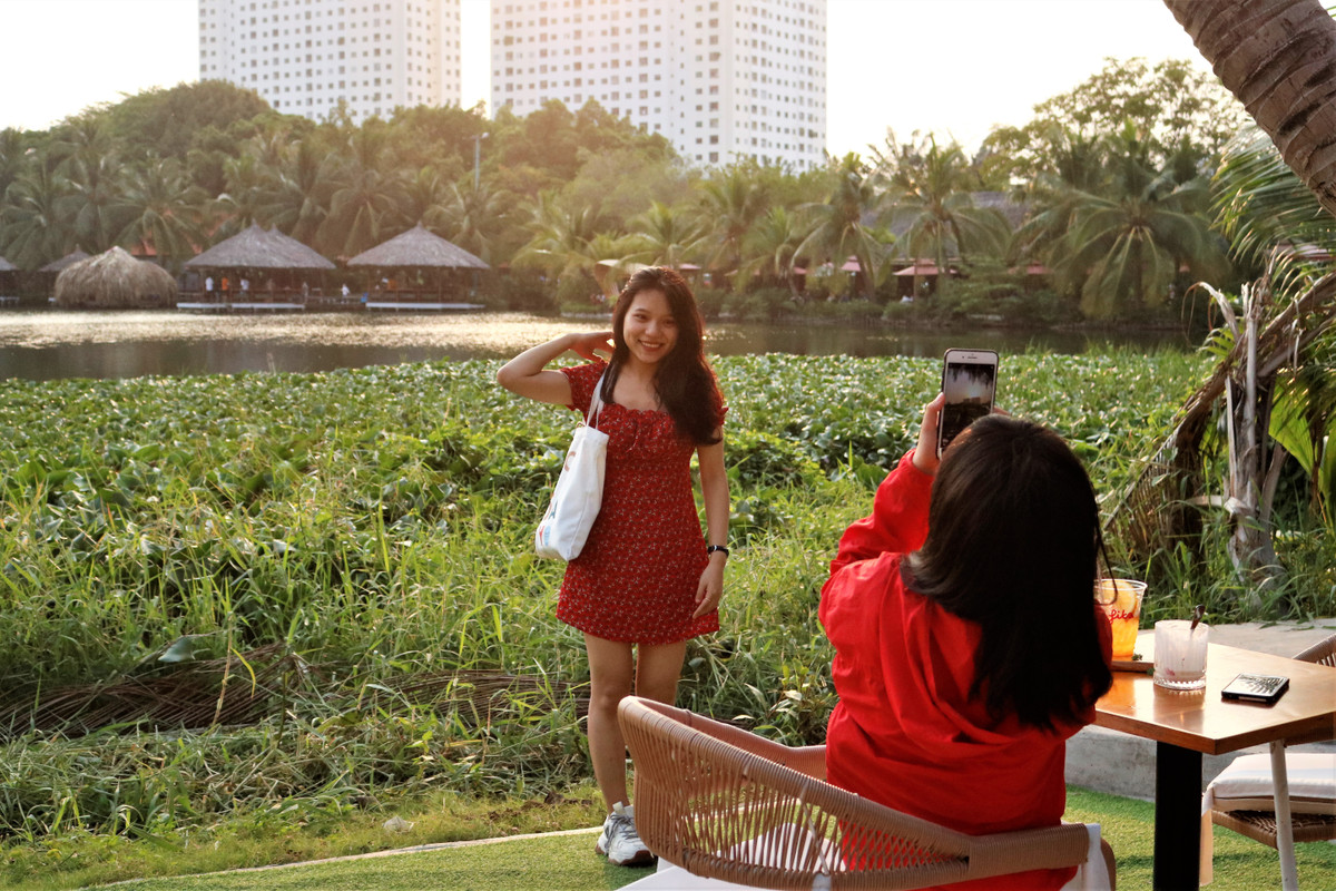 Vi sao khach chi toi quan ca phe song ao o TP.HCM mot lan?-Hinh-4