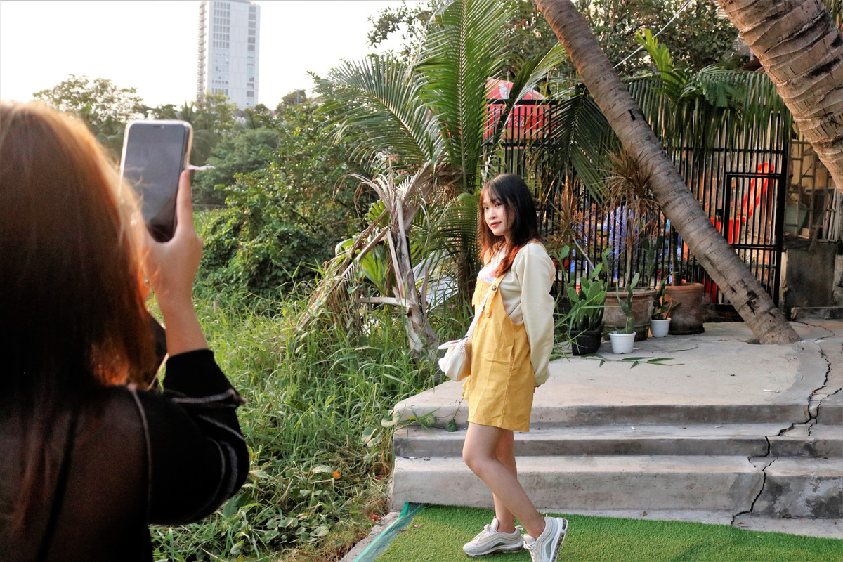 Vi sao khach chi toi quan ca phe song ao o TP.HCM mot lan?-Hinh-6