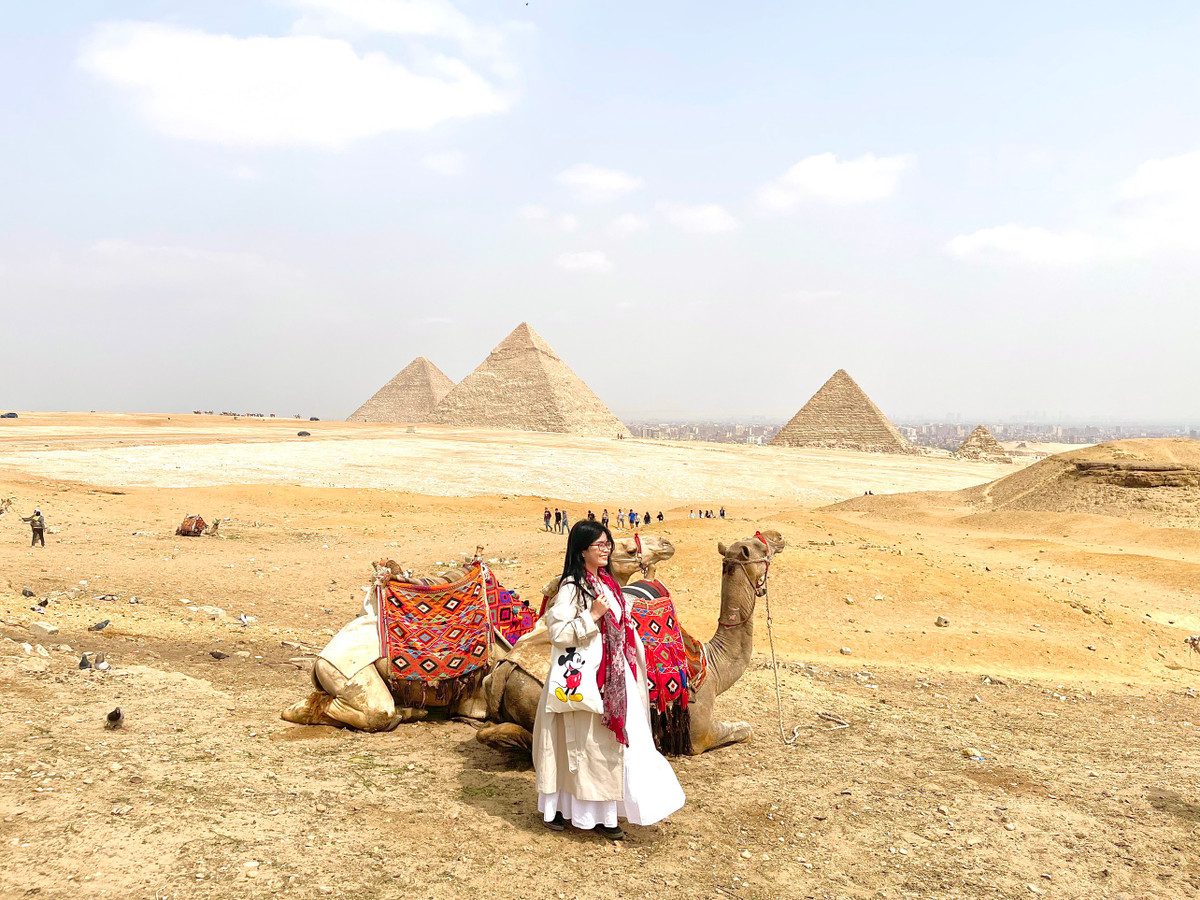 Co gai Viet Nam o Dubai va chuyen du lich mot minh toi Ai Cap