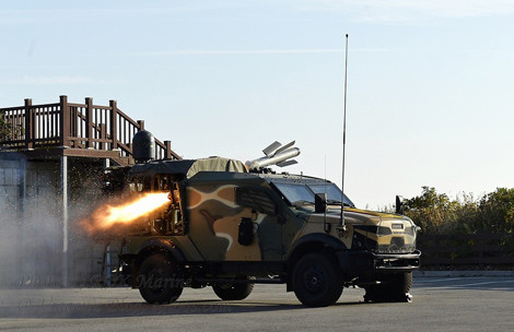 Bắn thử nghiệm tên lửa tấn công tầm xa chính xác cao Spike của Hàn Quốc.