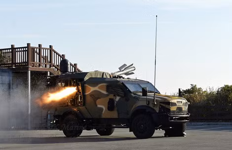 Bắn thử nghiệm tên lửa tấn công tầm xa chính xác cao Spike của Hàn Quốc.