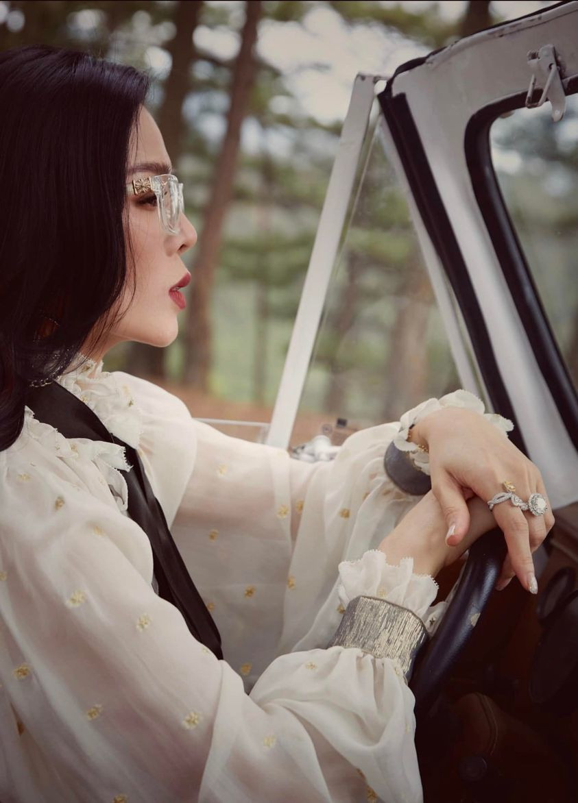 Lệ Quyên khuyên đàn bà nên chủ động lựa chọn hạnh phúc.