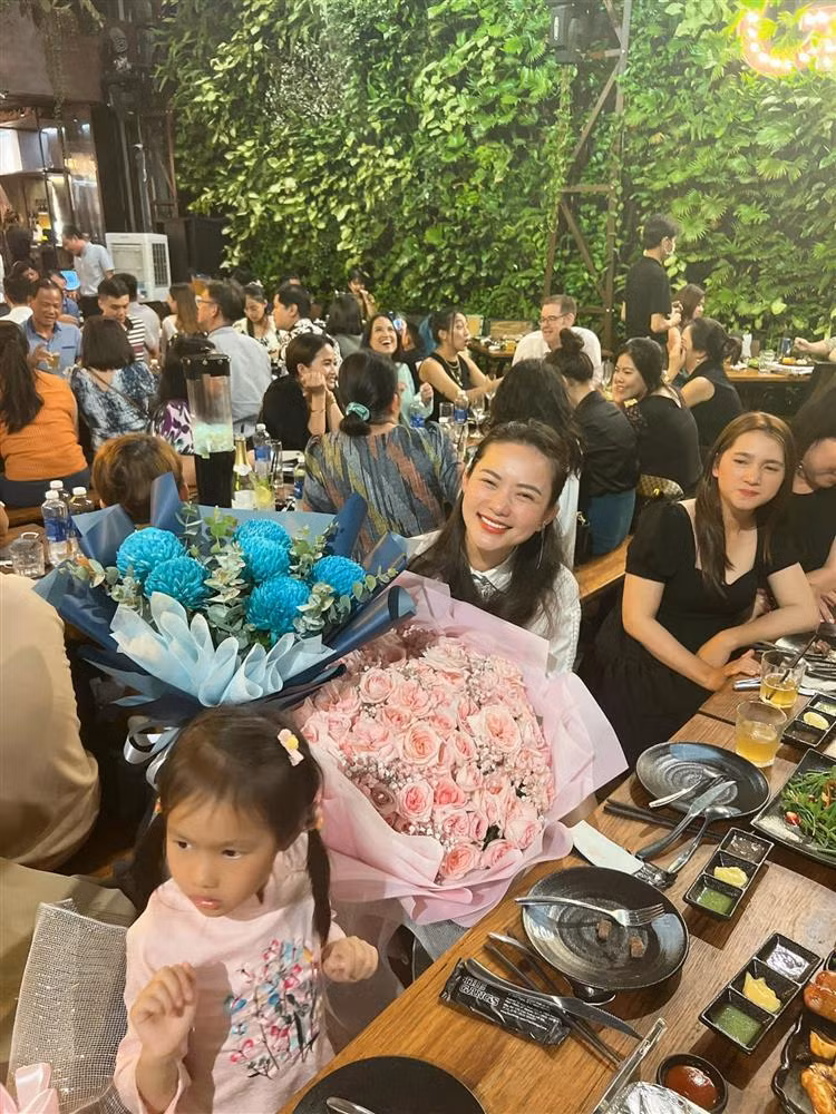 Phan Như Thảo rạng rỡ, xinh đẹp đón sinh nhật tuổi mới.