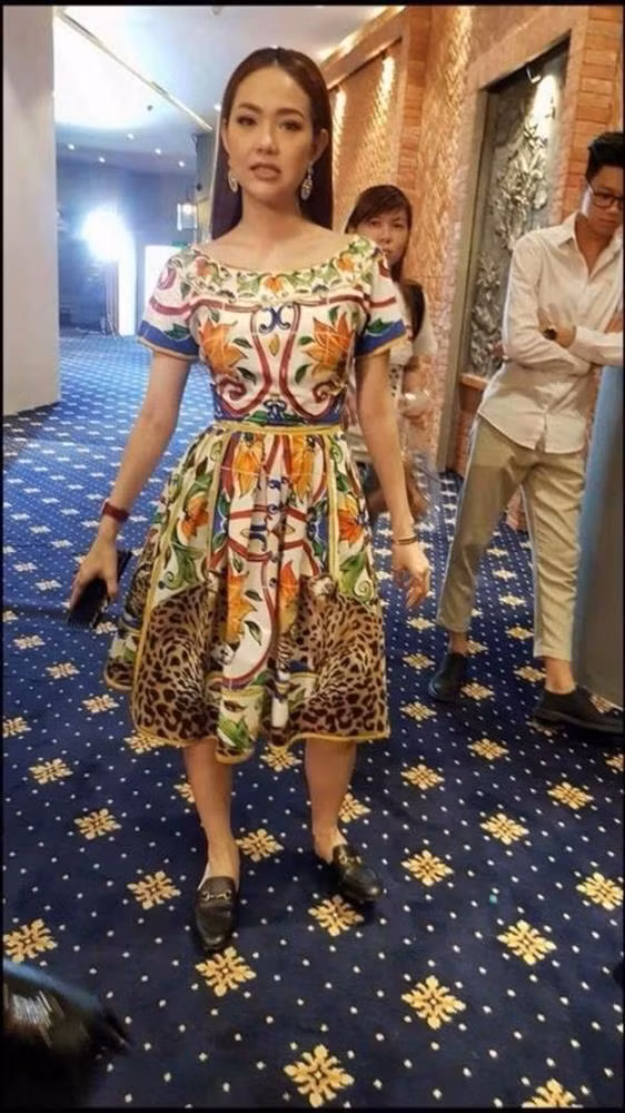 Bức ảnh mà Minh Hằng muốn vùi sâu vào lòng đất.