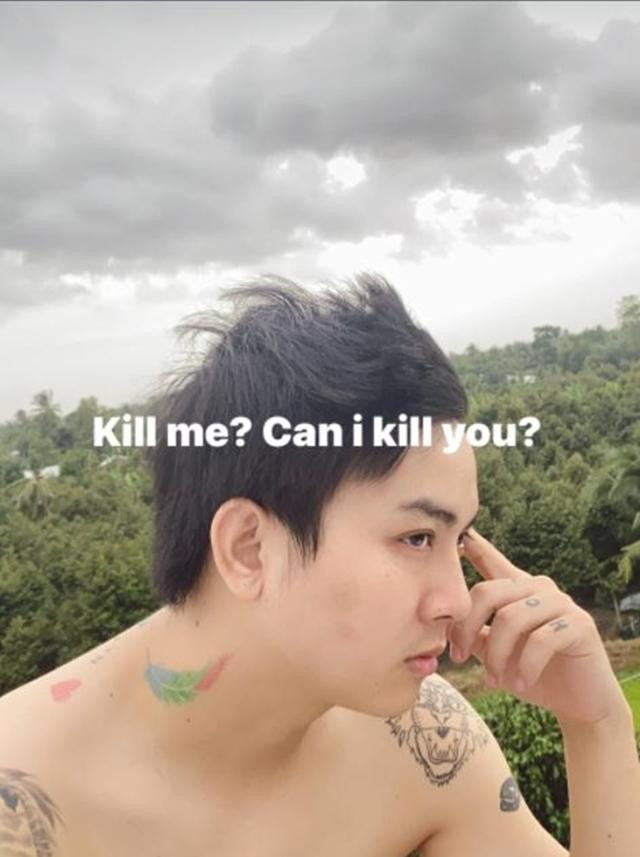 uy nhiên, ở thời điểm hiện tại, những hình xăm trên mặt Hoài Lâm đã biến mất và chỉ còn lại những hình có kích thước lớn trên cơ thể.