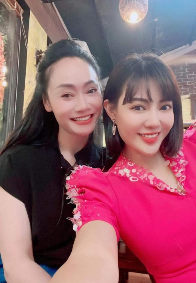 Quách Thu Phương vui vì đã lâu mới hội ngộ Thanh Hương.