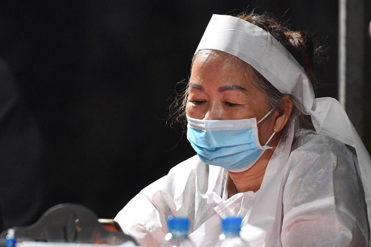 Nững ngày cuối đời, bà Ngọc Lệ - vợ cũ nhạc sĩ Vinh Sử - là người ở cạnh chăm sóc ông tại bệnh viện. Bà cho biết khi ông ra đi, bà mất một người bạn chia sẻ lúc về già. Song, bà không hối tiếc vì quãng thời gian ở cạnh, chăm sóc cố nhạc sĩ.