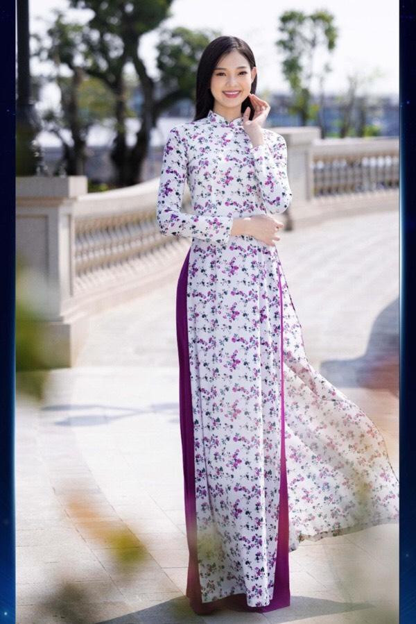 Chia sẻ với VietNamNet, Bé Quyên cho biết dự thi Miss World Vietnam 2022 vì muốn bước ra khỏi vùng an toàn, tự tin và hoạt bát hơn. Sau vòng chung khảo, nữ sinh vui khi được khen ngợi về nhan sắc nàng thơ nhưng thấy mình chưa đạt đến mức đó nên cần cố gắng hoàn thiện hơn nữa.