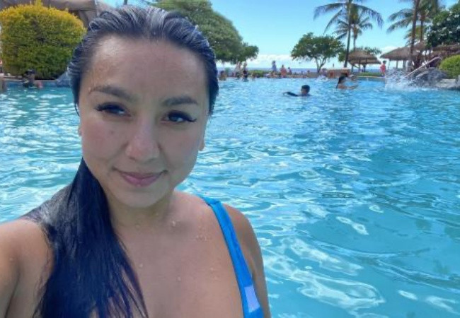 Y Phụng tự tin với nhan sắc mộc ở tuổi 43.