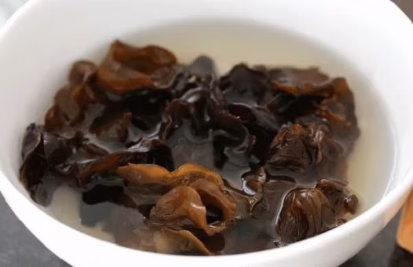 Ngo doc, tham chi co the hon me vi dung moc nhi sai cach-Hinh-3