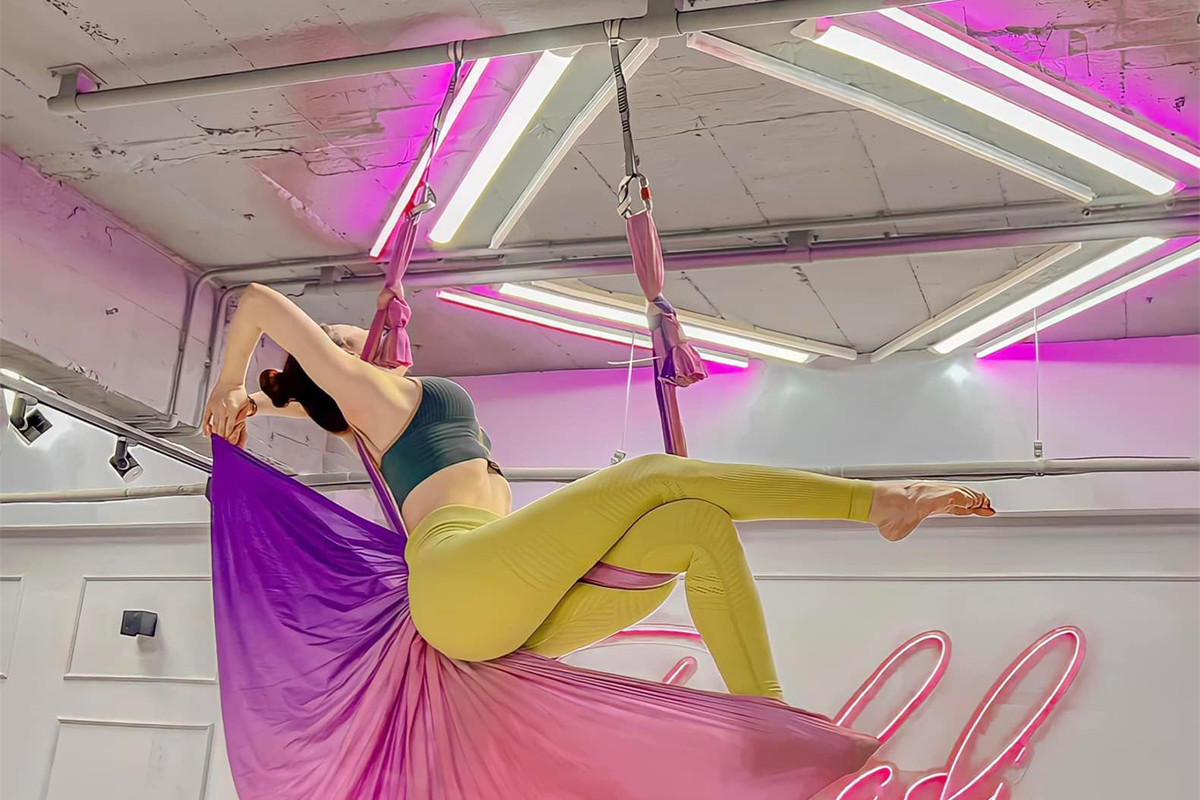 Diễn viên Quỳnh Nga khoe dáng 'bốc'.