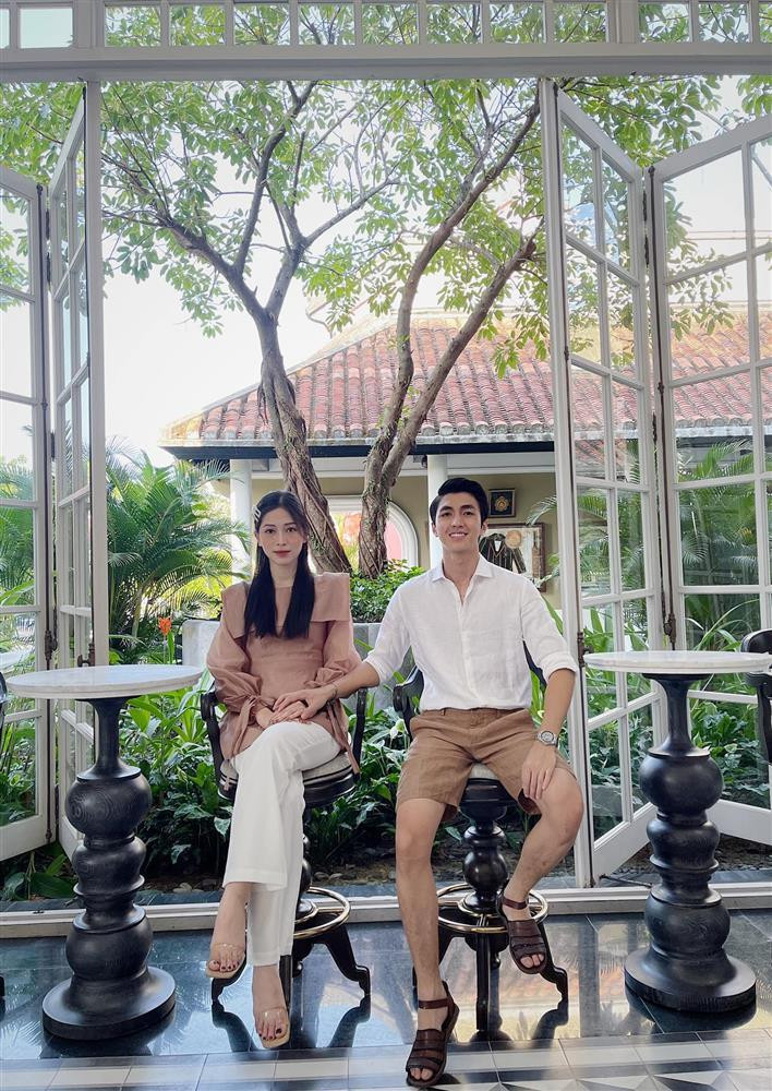 oạt ảnh "tình bể bình" của cặp sao.