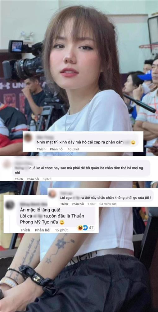 uy nhiên, bên cạnh nhiều lời khen vì visual "cưng xỉu" cũng có không ít bình luận "ném đá" vì mốt để lộ nội y của Phương Ly.