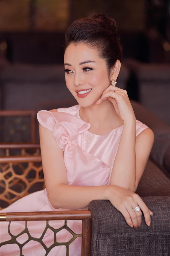 han sắc xinh đẹp, trẻ trung của Jennifer Phạm.