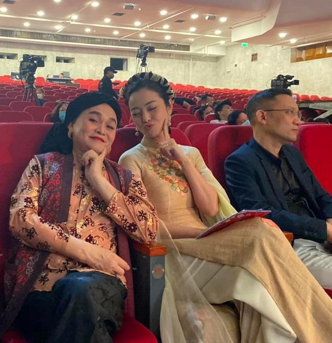 Hoa hau Jennifer Pham lo nhan sac that gay bat ngo