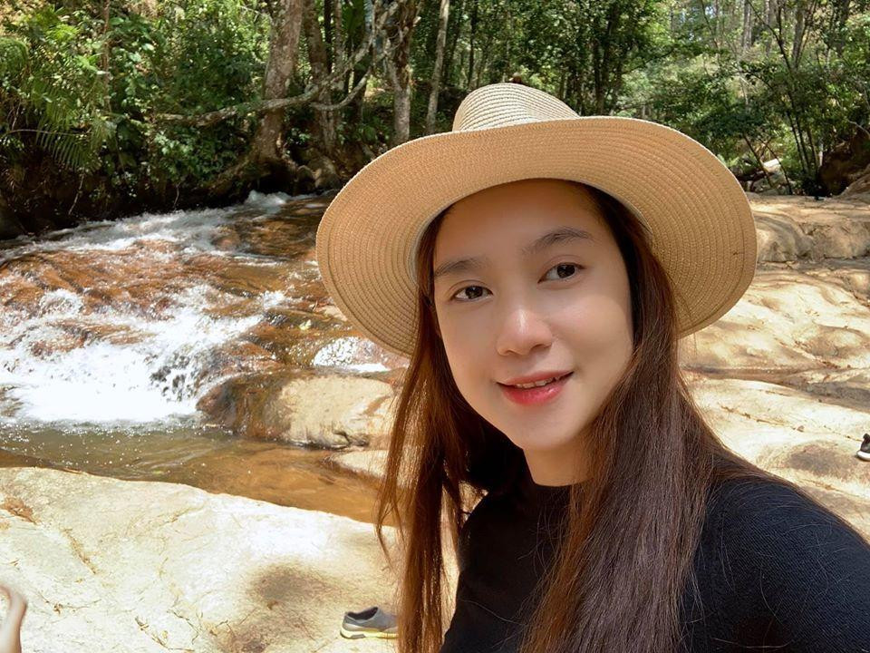 hông những là người vợ đảm đang việc nhà, chăm sóc con cái, Minh Hà còn hỗ trợ chồng trong việc sản xuất các dự án phim.