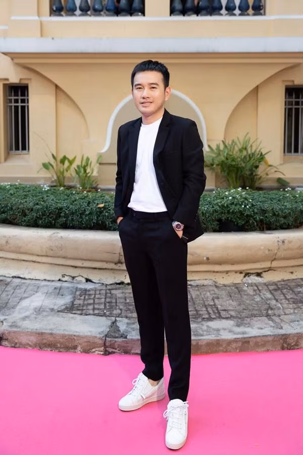 NTK Lê Thanh Hòa đến chung vui cùng 2 NTK Vũ Ngọc &amp; Son.