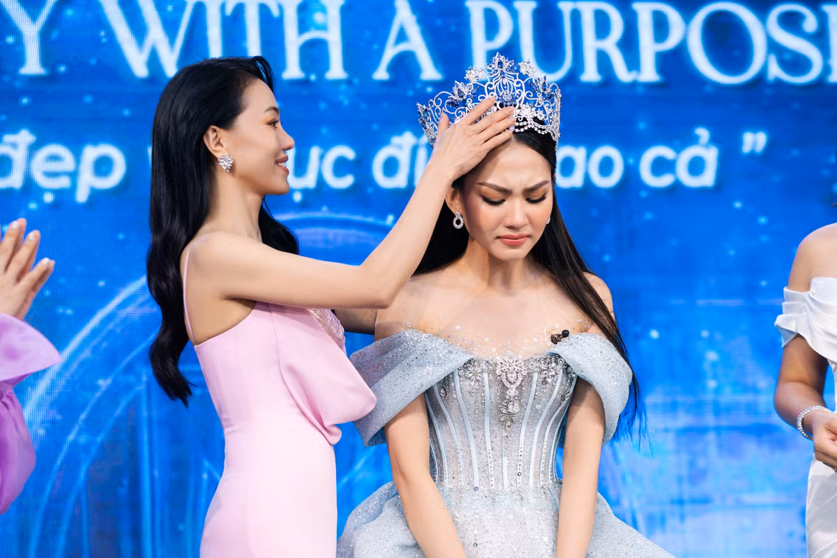 On ao chuyen Hoa hau Mai Phuong ban vuong mien 3 ty