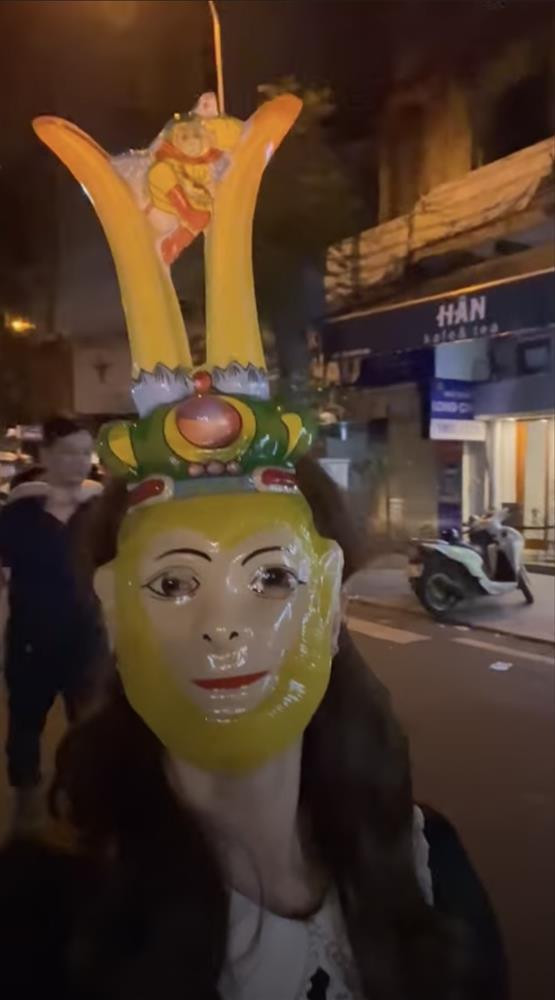 òa Minzy cải trang Tôn Ngộ Không như một cách khẳng định độ lầy lội và nghịch ngợm của mình dù sắp chạm ngưỡng 30.