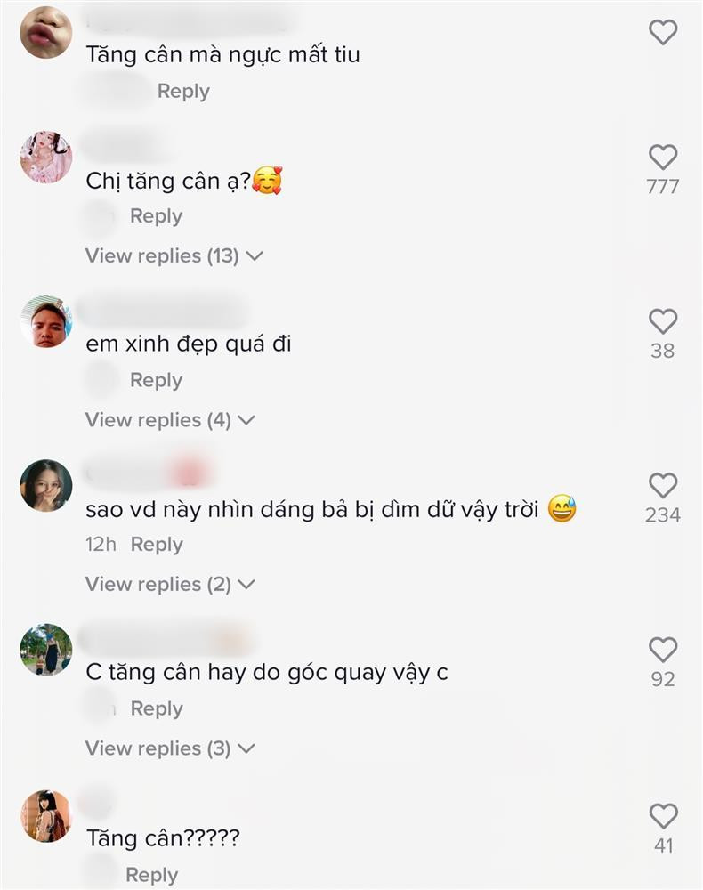 ..thì câu hỏi được nhận nhiều nhất là "hình như chị mới tăng cân thì phải"? Có người thậm chí còn phũ phàng nhận xét: "tăng cân mà ngực mất tiêu", "dìm dáng"...