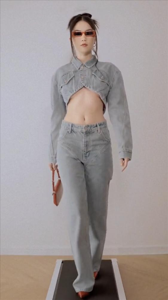 ù phần dưới kín như bưng nhưng từ eo trở lên thì phải phô diễn triệt để.