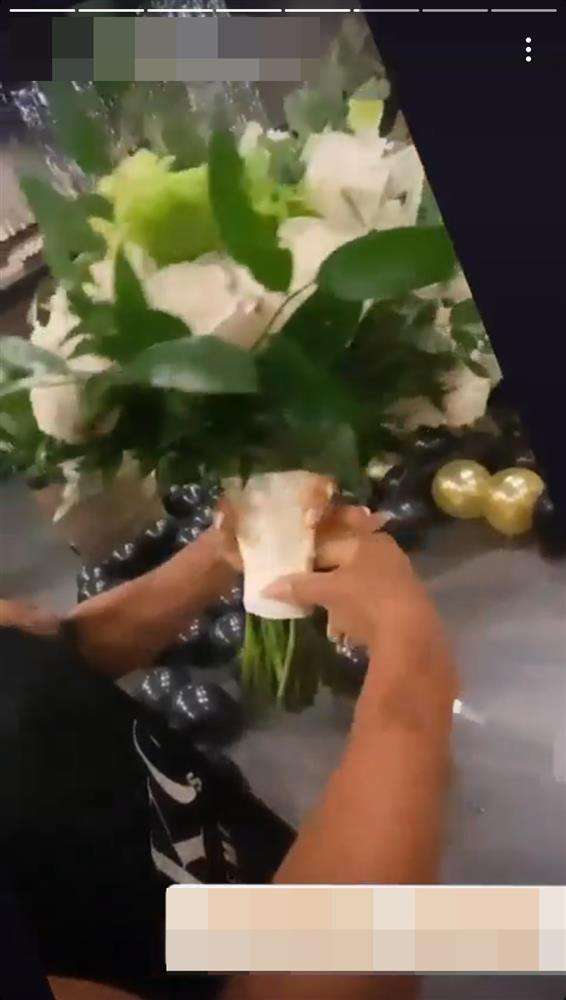 ận cảnh hoa cưới của cô dâu.