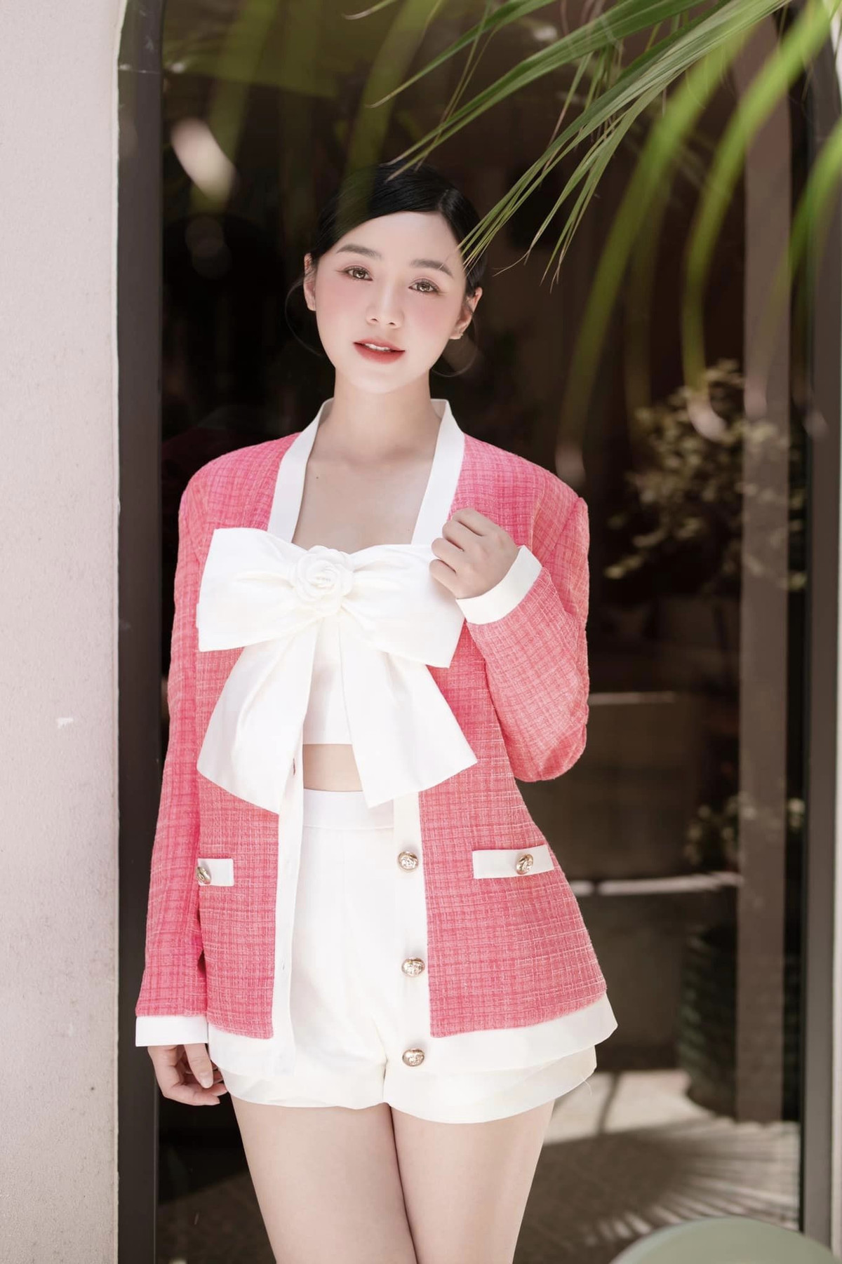 La Thanh Huyen khoe nhan kim cuong 