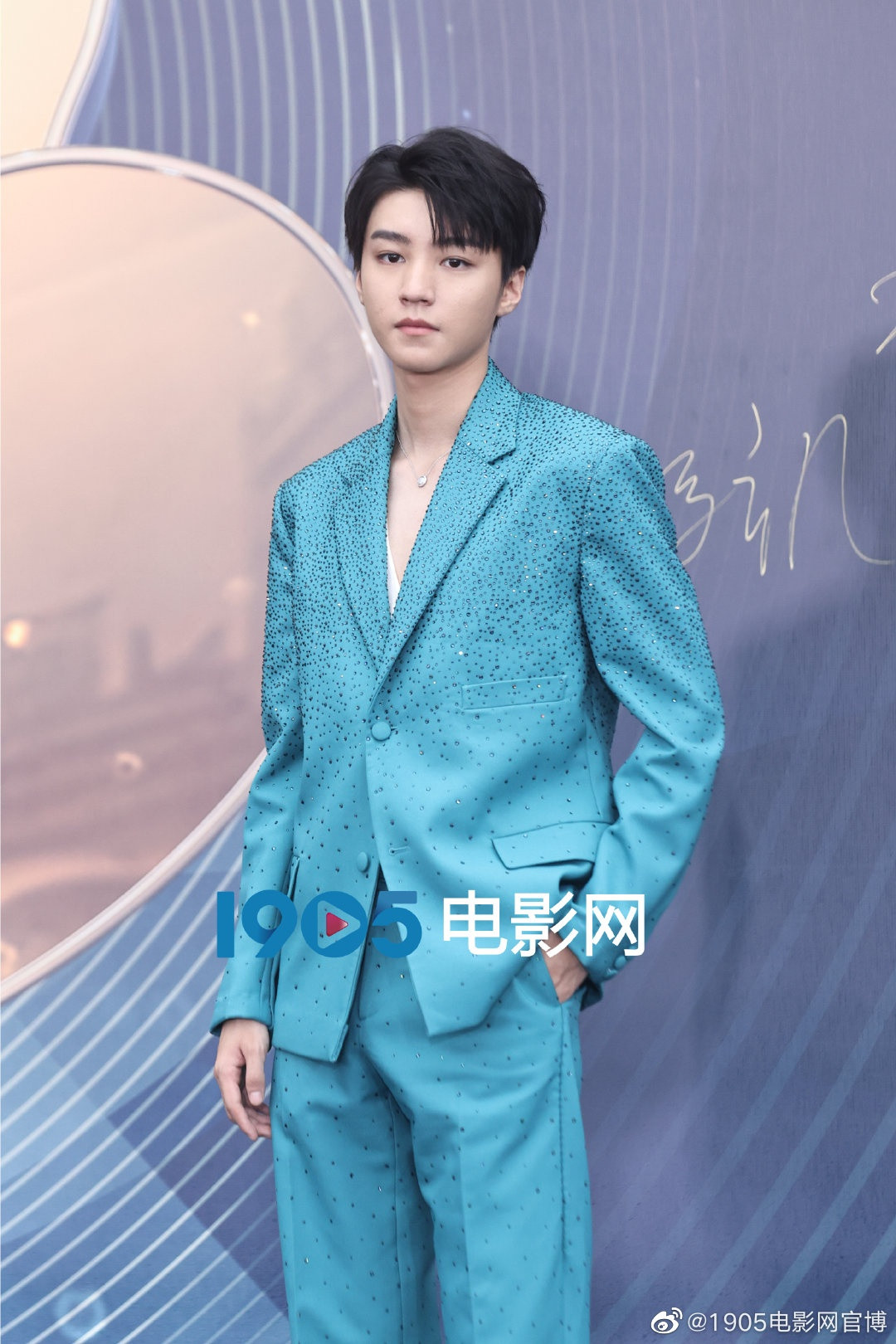 Nam ca sĩ Vương Tuấn Khải cũng đang cố gắng chứng minh khả năng diễn xuất khi liên tiếp vào các vai diễn có tính cách phức tạp, cuộc đời vất vả. Vương Tuấn Khải đang có dự án Đoạn Kiều chiếu tại rạp Trung Quốc được đánh giá cao.