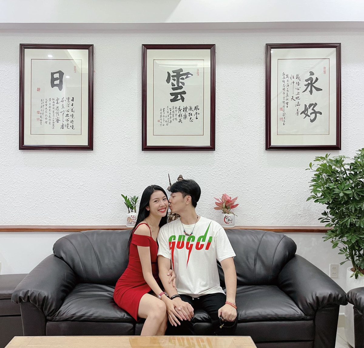 Thúy Vân hạnh phúc bên chồng doanh nhân.