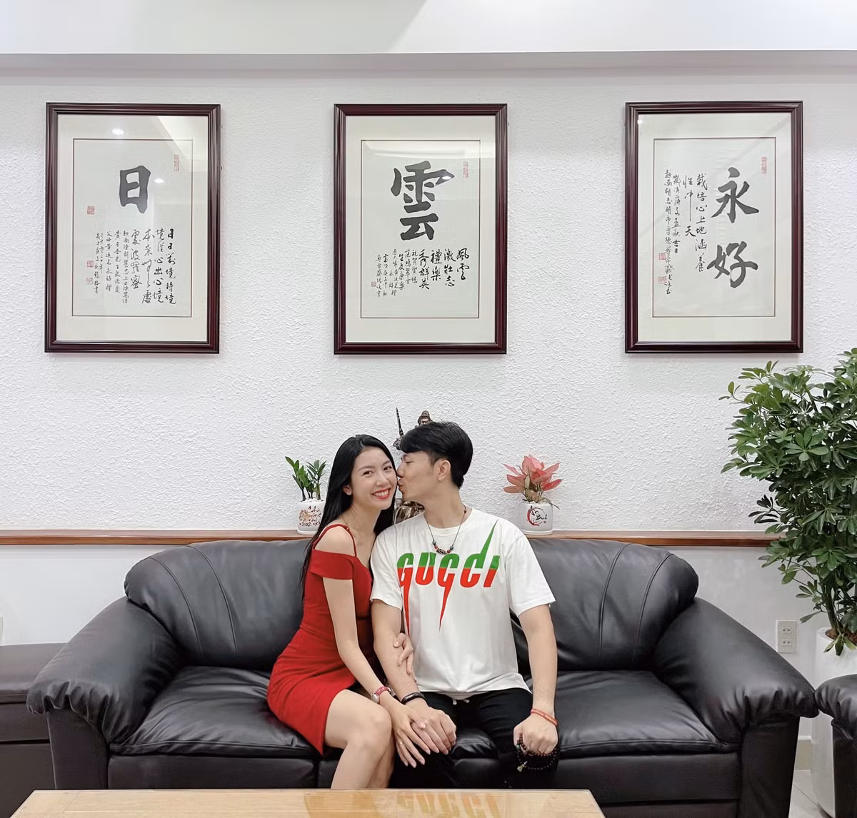 Thúy Vân hạnh phúc bên chồng doanh nhân.