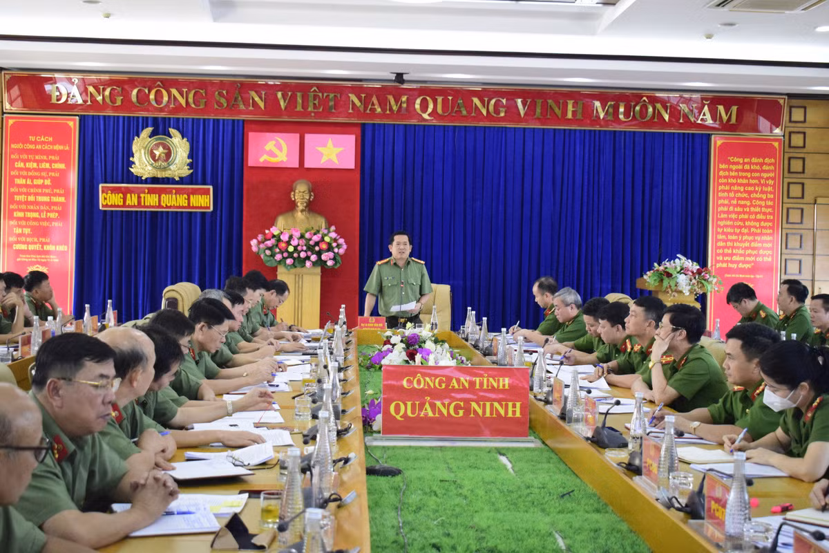 Hoat dong dau tien cua ong Dinh Van Noi khi lam Giam doc CA Quang Ninh-Hinh-2