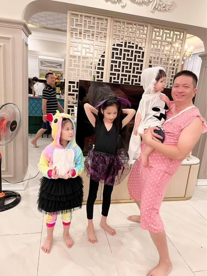 hậm chí đây còn được dùng làm trang phục trong dịp Lễ hội hoá trang Halloween.