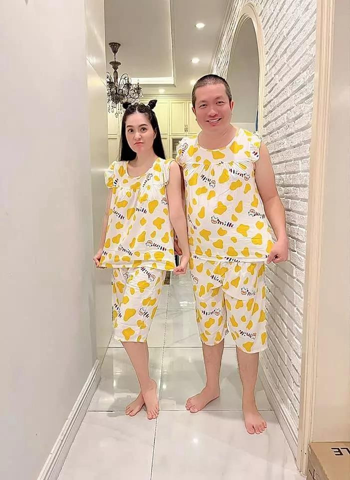 guyễn Quốc Vũ có hẳn bộ sưu tập đồ bộ đủ màu sắc và họa tiết.