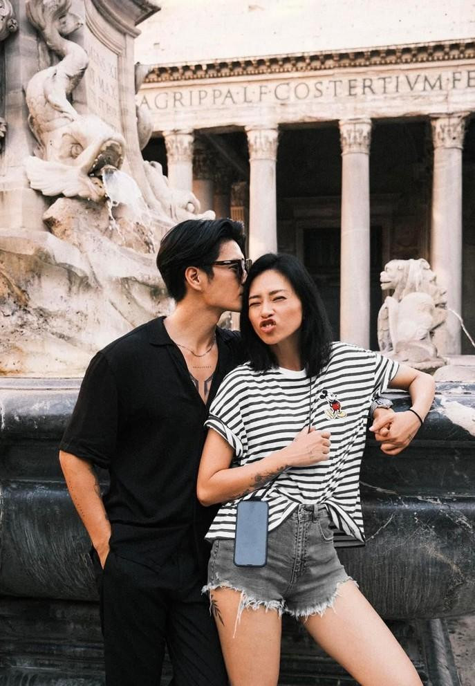 Sao Việt ngày 1/8: Ngô Thanh Vân và chồng trẻ Huy Trần tận hưởng giây phút lãng mạn nơi trời Tây.