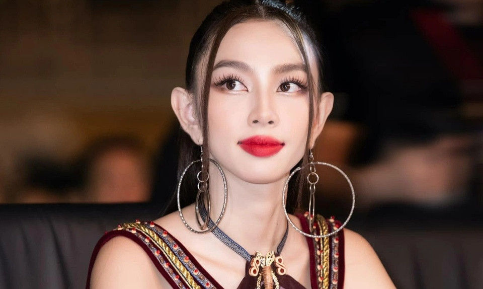 Thuy Tien phan hoi truoc tranh cai quyen gop tu thien cho mien Trung