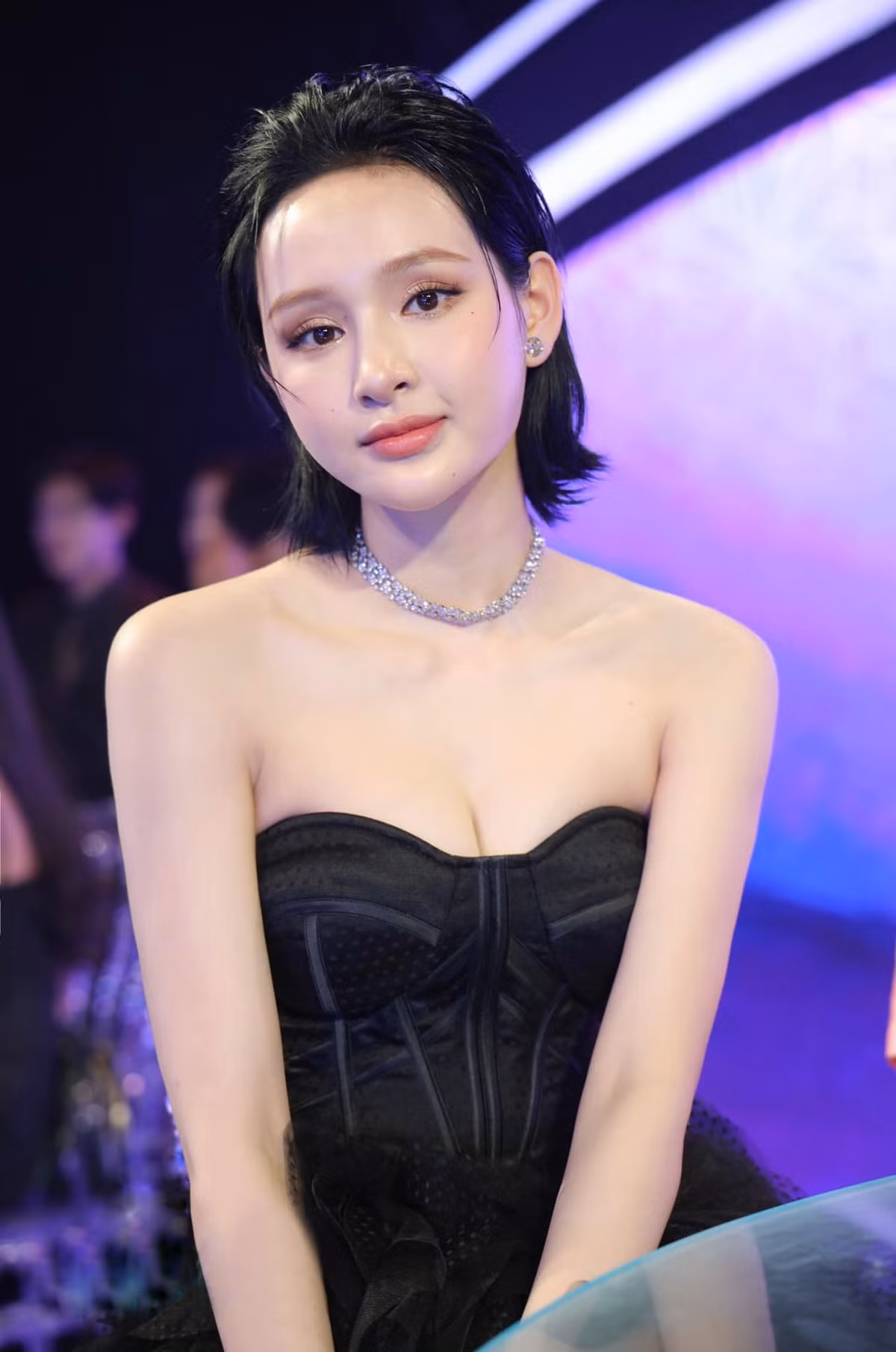 Hien Ho khong duoc hat 