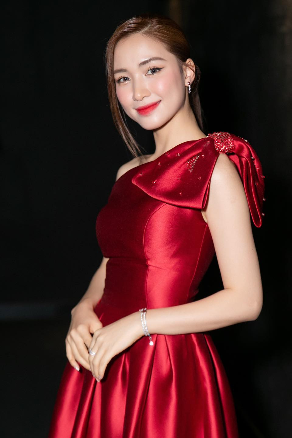 Hoài Anh điệu bên con gái, Chí Trung chảy máu mũi hậu trường phim - Hình 9 Hoai Anh dieu ben con gai, Chi Trung chay mau mui hau truong phim-Hinh-9