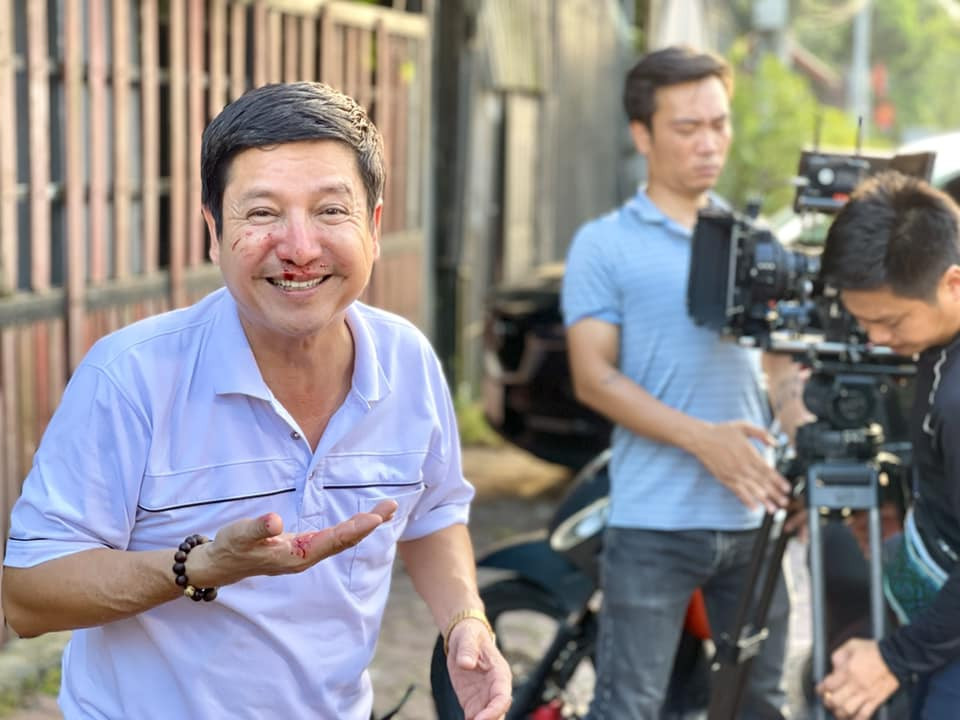 Hoài Anh điệu bên con gái, Chí Trung chảy máu mũi hậu trường phim - Hình 2 Hoai Anh dieu ben con gai, Chi Trung chay mau mui hau truong phim-Hinh-2