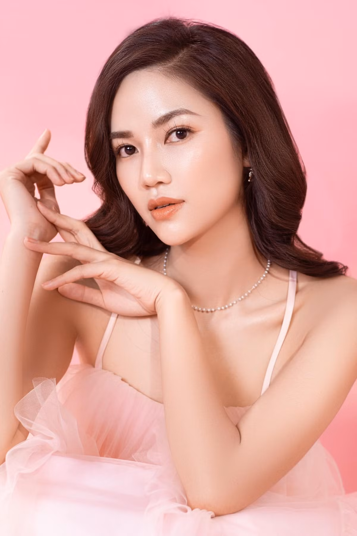 Anh Đào 'Đấu trí' xinh như nàng thơ.