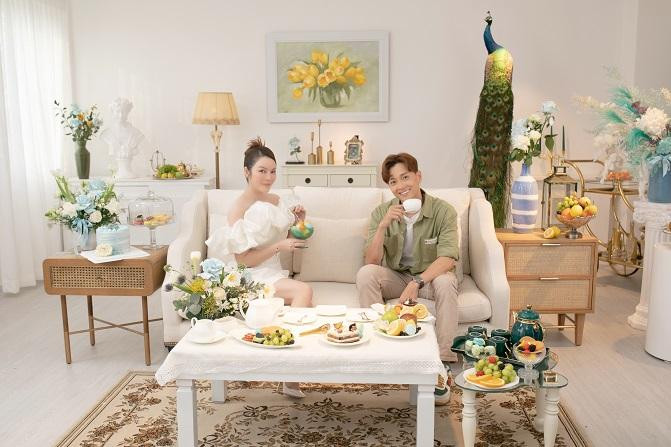 Có một khoảng thời gian, anh tăng cân mất kiểm soát, ngoại hình phát tướng đến mức "không thấy cổ đâu" vì ăn quá nhiều.