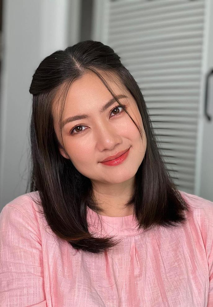 Ngọc Lan đẹp nền nã khi trang điểm nhẹ nhàng, tiết chế son phấn.