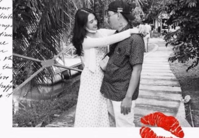 Hong Diem diu dang, Viet Hoan lam 