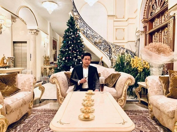 Quang Le phu nhan chuyen so huu biet thu dat vang 200 ty