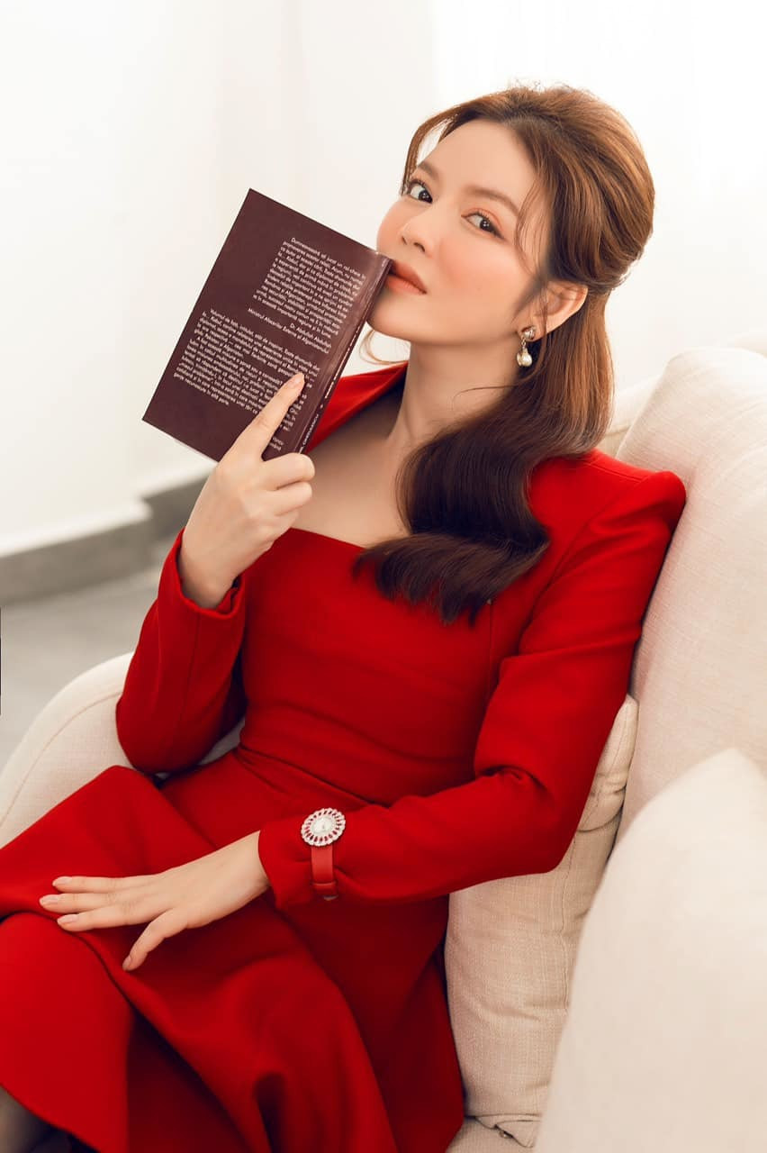 Tiêu chuẩn người yêu của Lý Nhã Kỳ như sau: yêu cô thật lòng; biết chăm sóc cô; luôn làm cô cười....