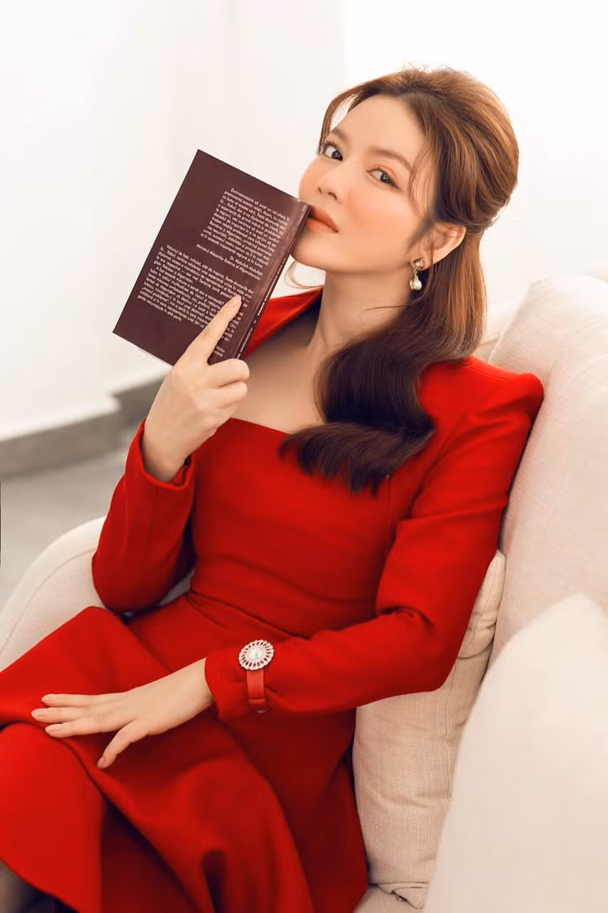 Tiêu chuẩn người yêu của Lý Nhã Kỳ như sau: yêu cô thật lòng; biết chăm sóc cô; luôn làm cô cười....