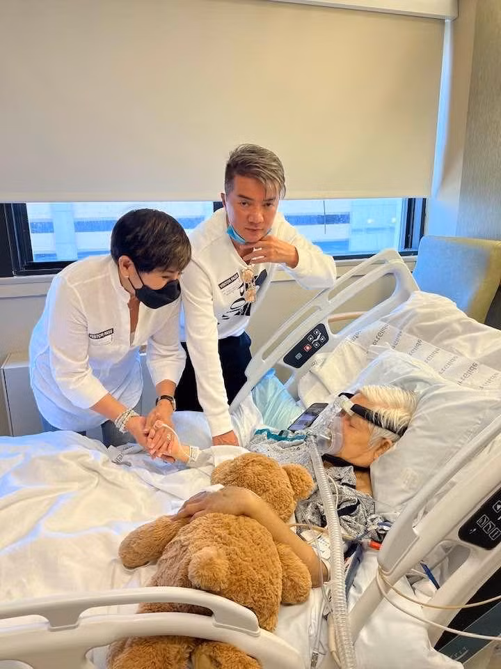 Vo cu U70 hoi ngo Dam Vinh Hung, goi nam ca si la em-Hinh-2