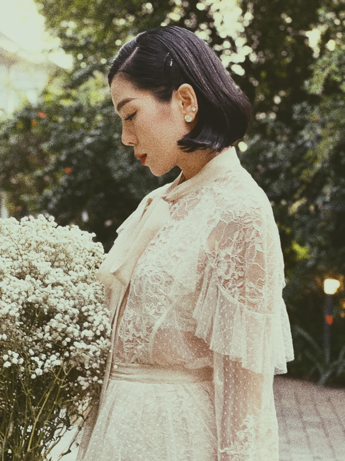 Vợ NSND Công Lý đẹp dịu dàng, Thùy Tiên gợi cảm - Hình 10 Vo NSND Cong Ly dep diu dang, Thuy Tien goi cam-Hinh-10